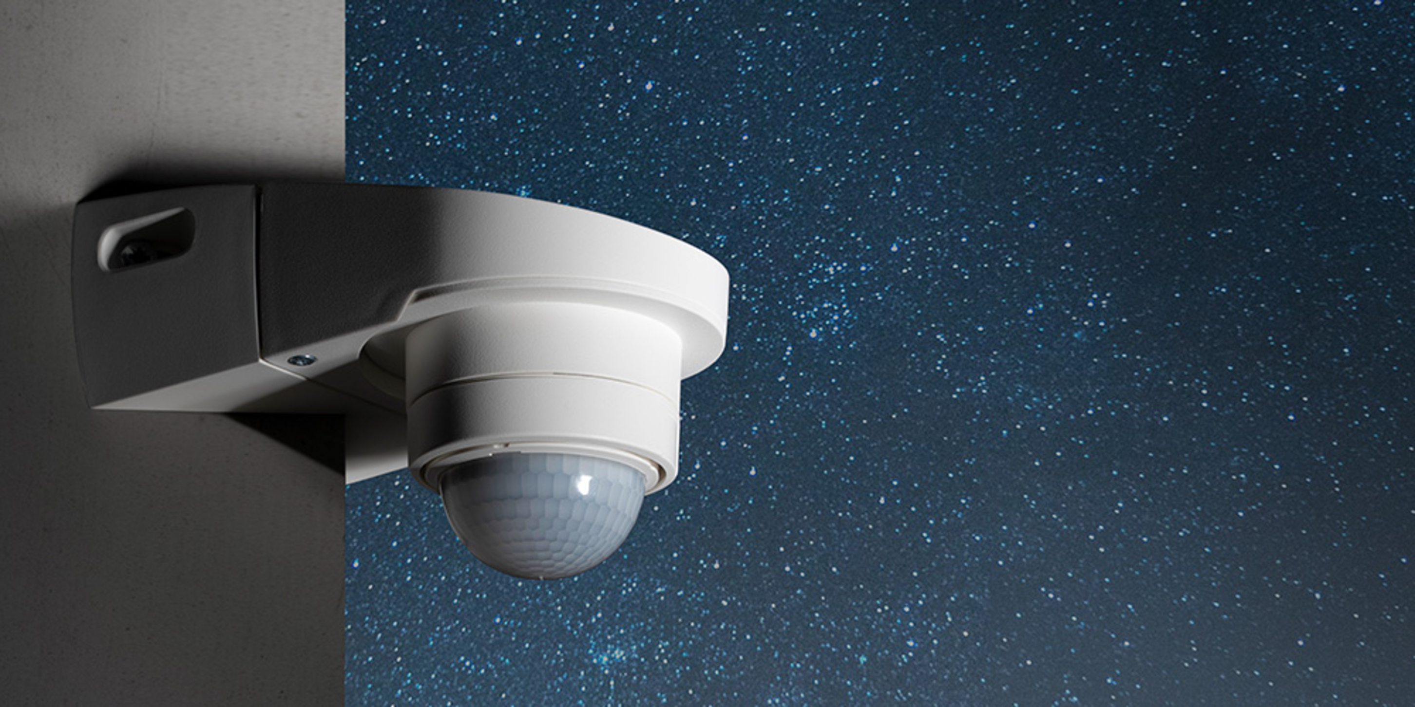 Bewegungsmelder 240° Grad bei SATFUN GmbH in Leinburg